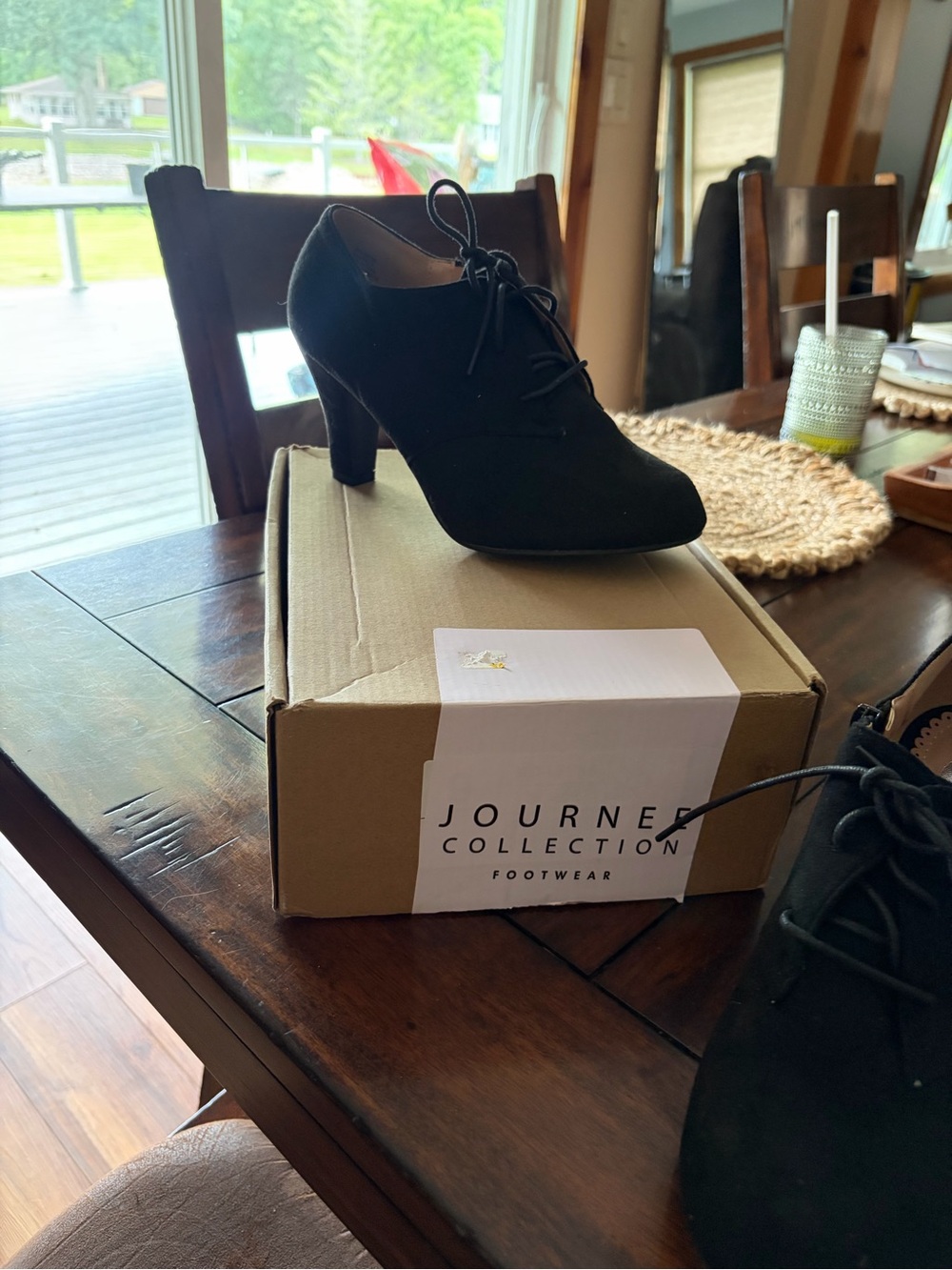 Journee Collection Black Lace-Up Heeled Oxford Pumps